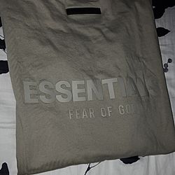 Essential T Shirt Small Men’s Designer And Very Good Condition Haven’t Wore Once 