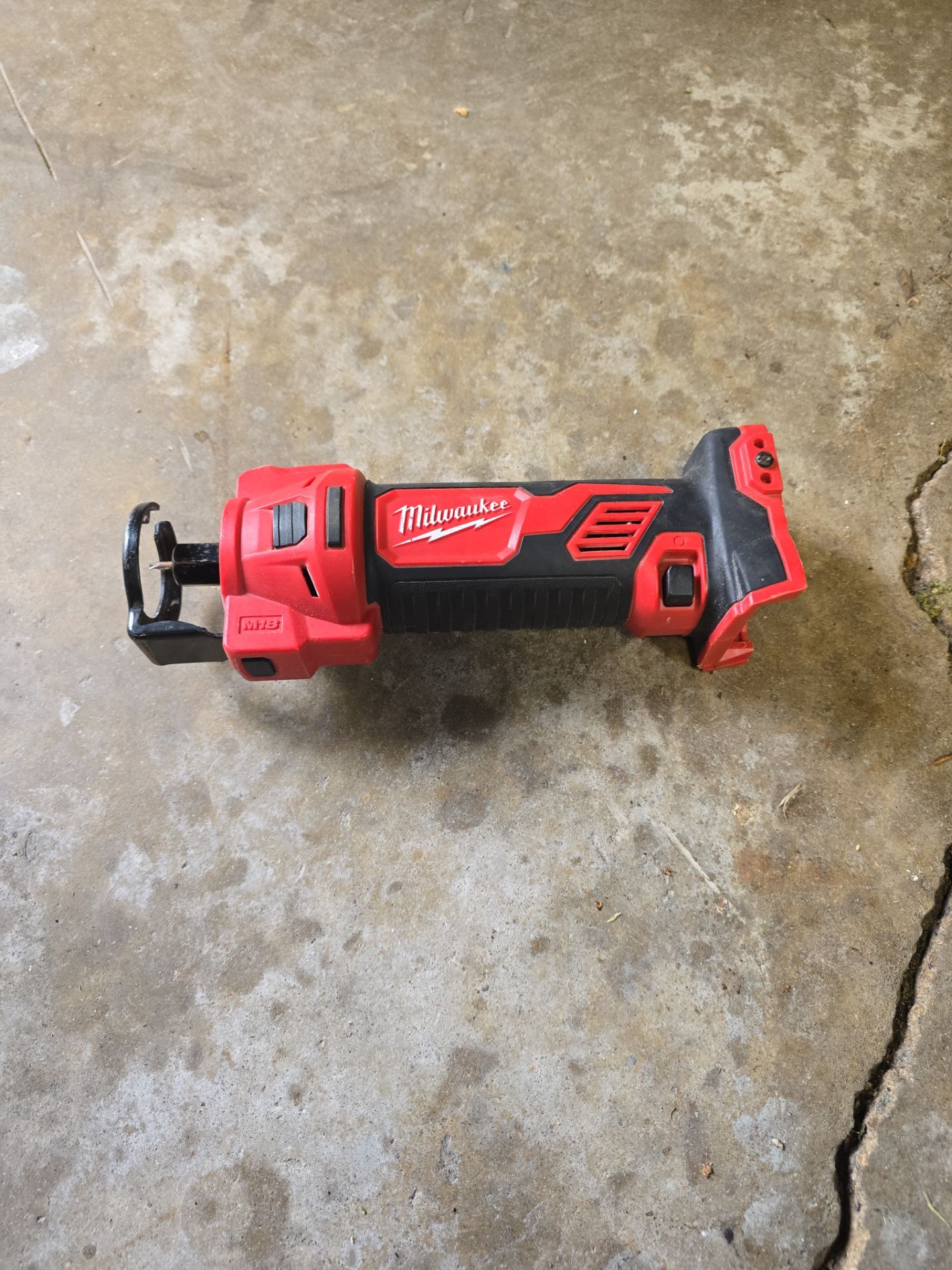 Milwaukee cut out tool 50$