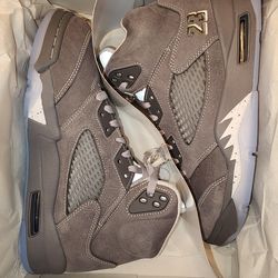 Wolf Grey Jordan 5 size 9