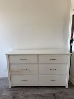 Heavy Pottery Barn 6 Drawer Dresser