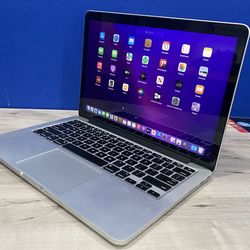 2015 Apple MacBook Pro  13 inch / Dual Core i5/ 8 GB / 128GB SSD. MacOS Monetary