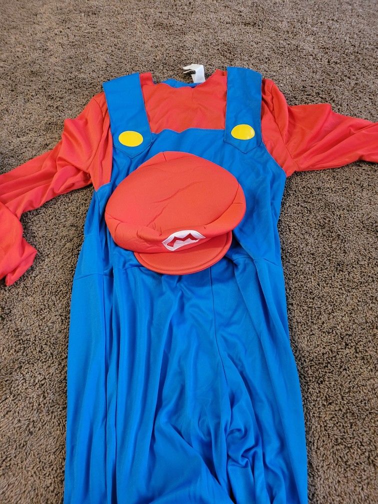 Mario Costume Mens for Sale in Modesto, CA OfferUp