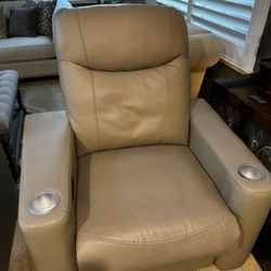 SeatCraft Recliner (Manual) with Cup Holders
