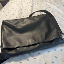 Coach Travel Messenger 