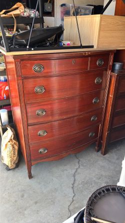 Dixie dresser