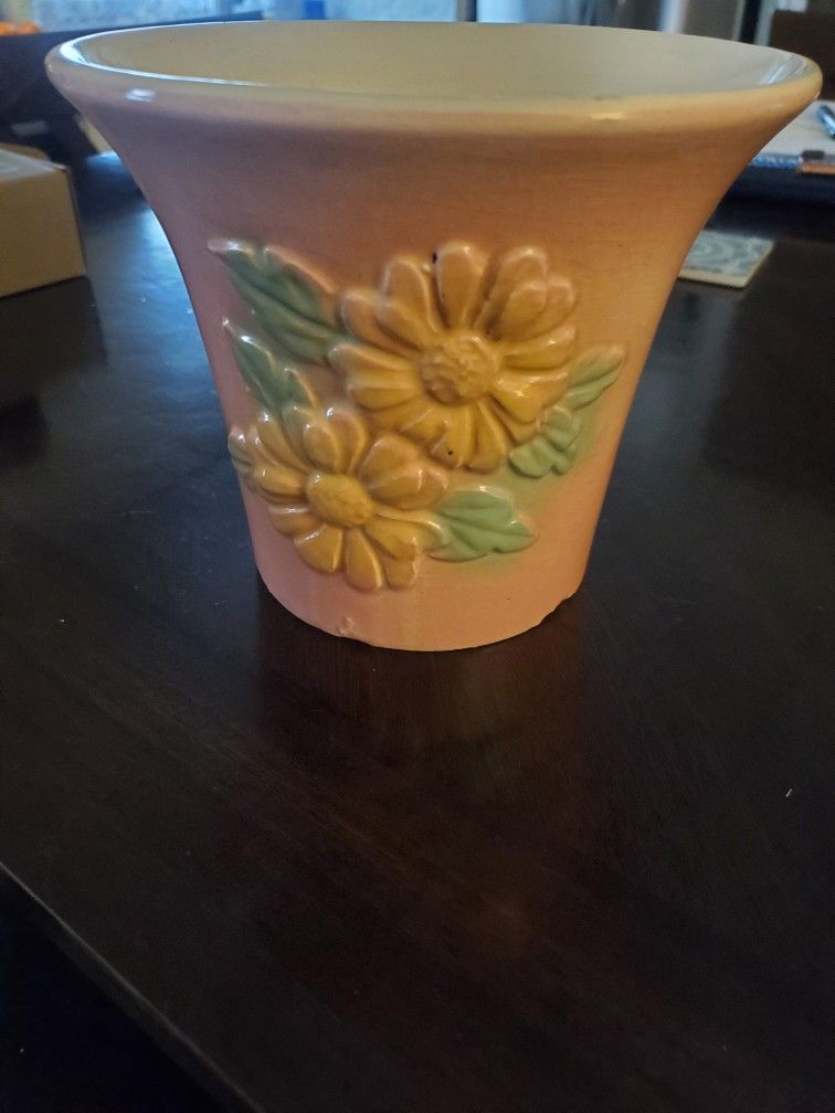 Hull USA Pottery Sunglow Pink Planter Pot #7 1/2-98 Yellow Flowers 6” Tall