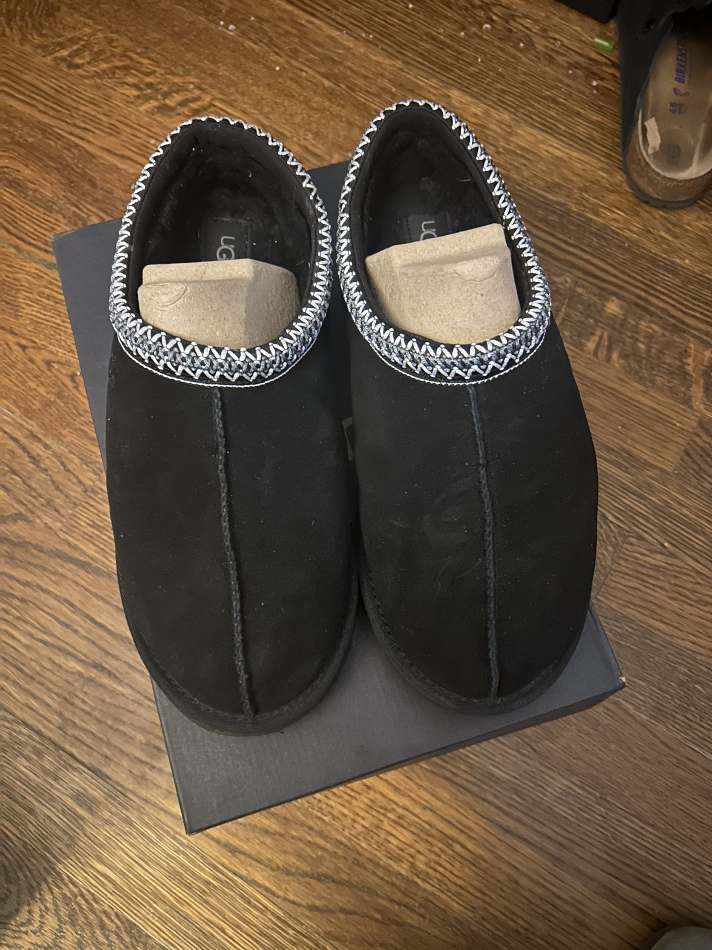 Black Ugg Slippers