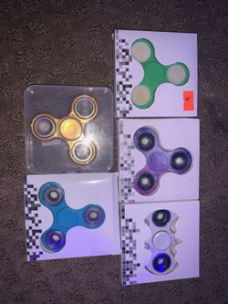 fidget spinners