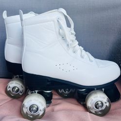 White Retro Roller Skates with Flashing Wheels  Women’s Size 7 / Men 5.5