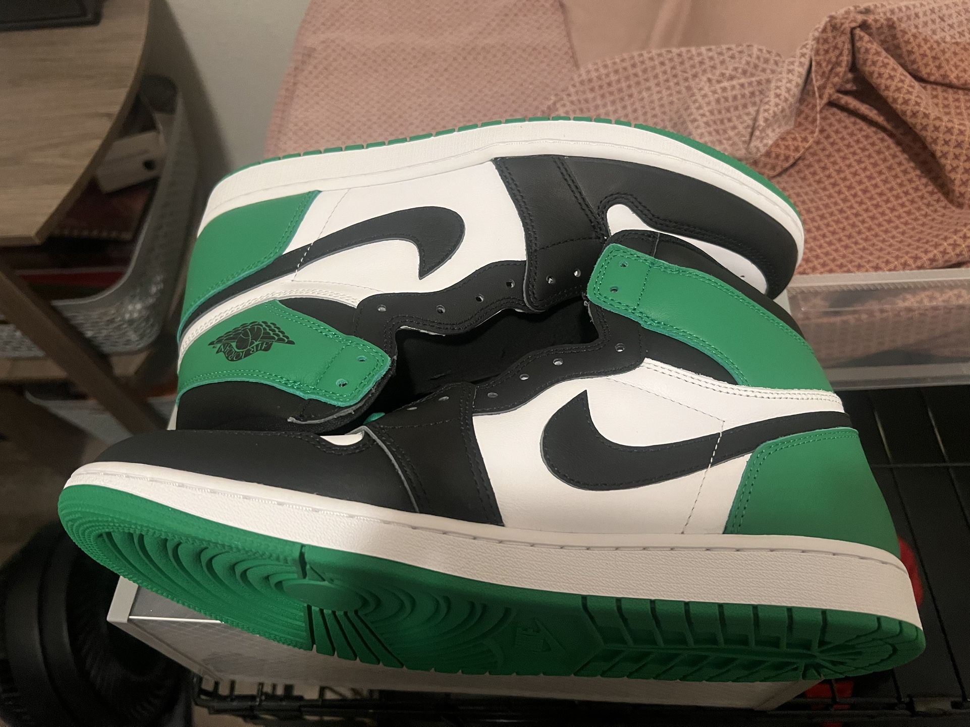 Jordan 1 Retro High Lucky Green 