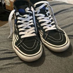 BREANA TEERING VANS SK8-HI