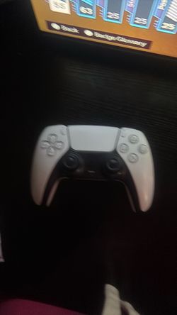 White ps5 controller