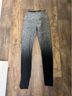 Beyond Yoga leggings. Small. 28in. Gradient heather gray / black ombre