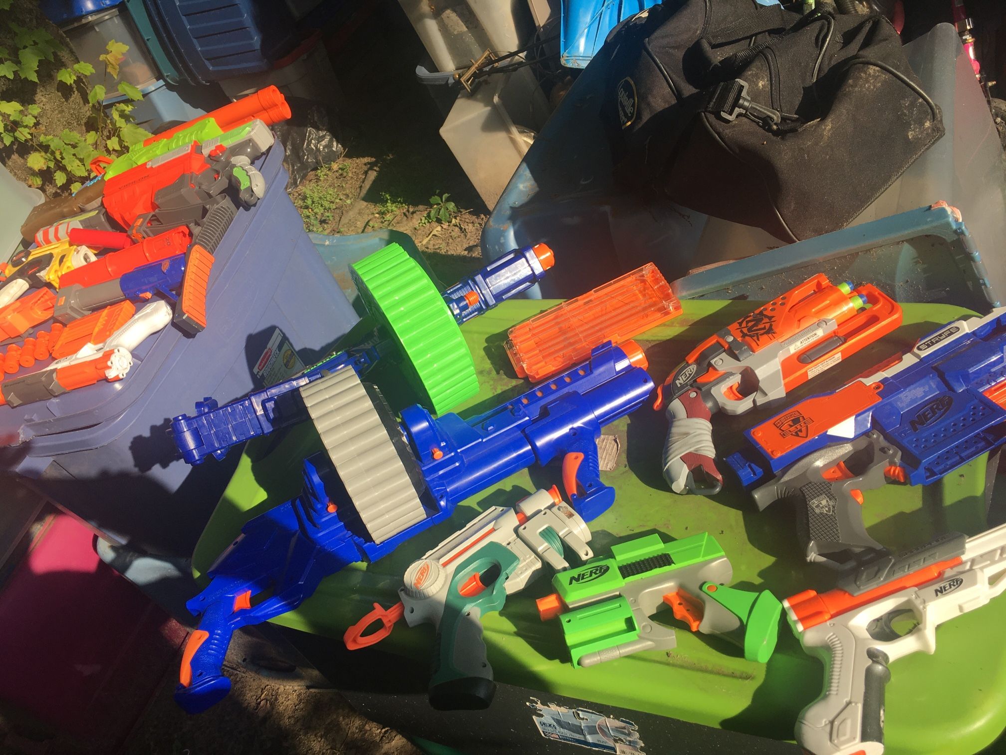 Nerf Machine Guns In Ammo Clips Everything Goes For $75 Firm