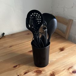 Kitchen utensils set