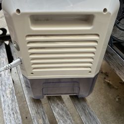 Dehumidifier 