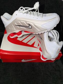 Nike Shox R4 White Red Sneakers 5.5Y