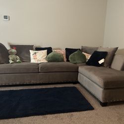 Grey Sectional Sofa – Like New ✨