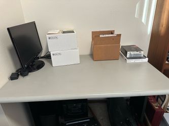 Light grey computer desk + office chair