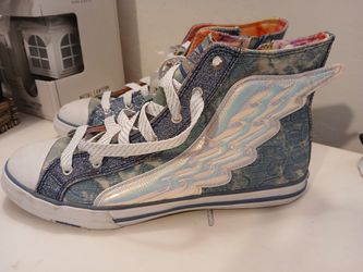 Rare NEW Sketchers Women Shoes With Angel Wings