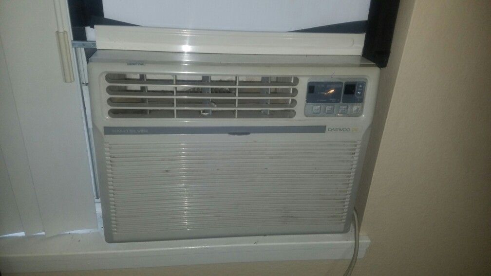 Daewoo (Nano Silver) Room AC Unit. 85.00 for Sale in Kirkland, WA