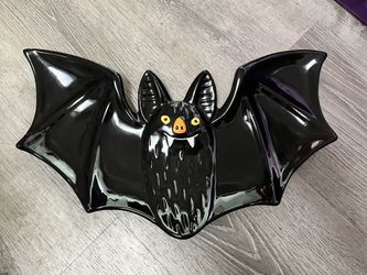 Hyde & Eek! Brand bat platter