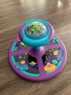 Light Up  Space Sit Twist & Spin