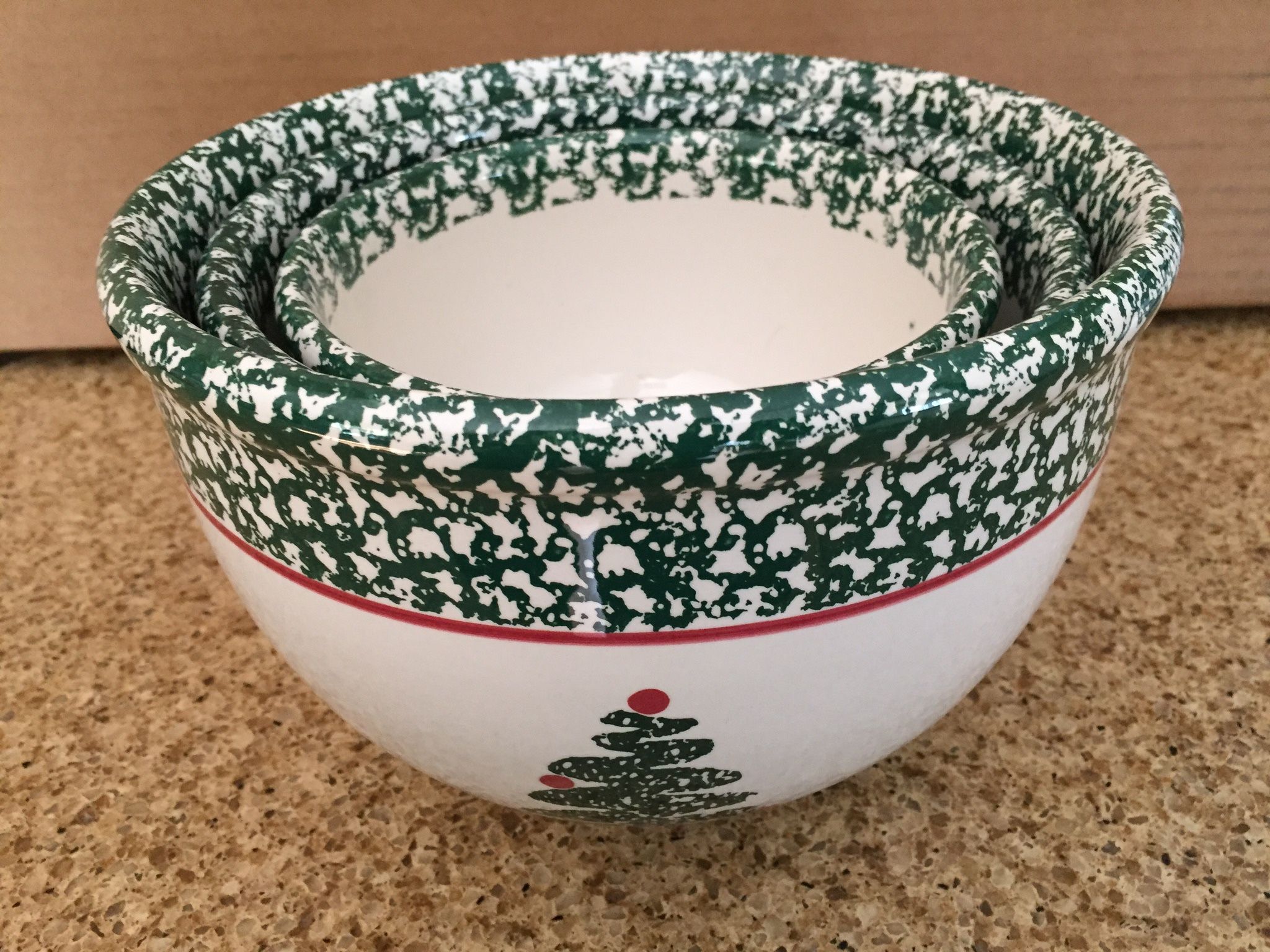 Christmas’s Bowl 3 Piece Set. Furio - made In Italy …. No scratches or chips 🔥 VERY NICE.  