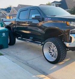 Hardcore 26x14 rim   tires are37x13.50