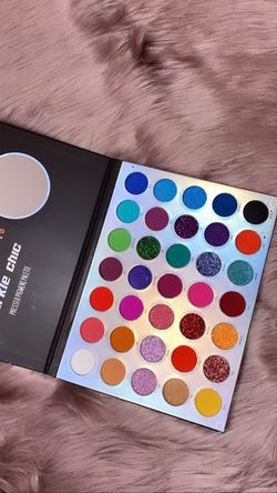 Eyeshadow palette