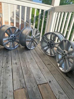 2004 Jaguar XJR 19” Wheels