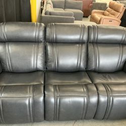 Sound Tech Power Reclining Sofa 