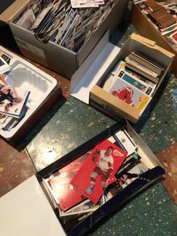 Thousands of hockey cards