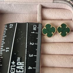 Aritos Oro De 14 Kilates Nuevos No Negociables 