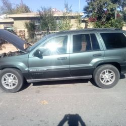 03 Jeep Cherokee Laredo 4.0
