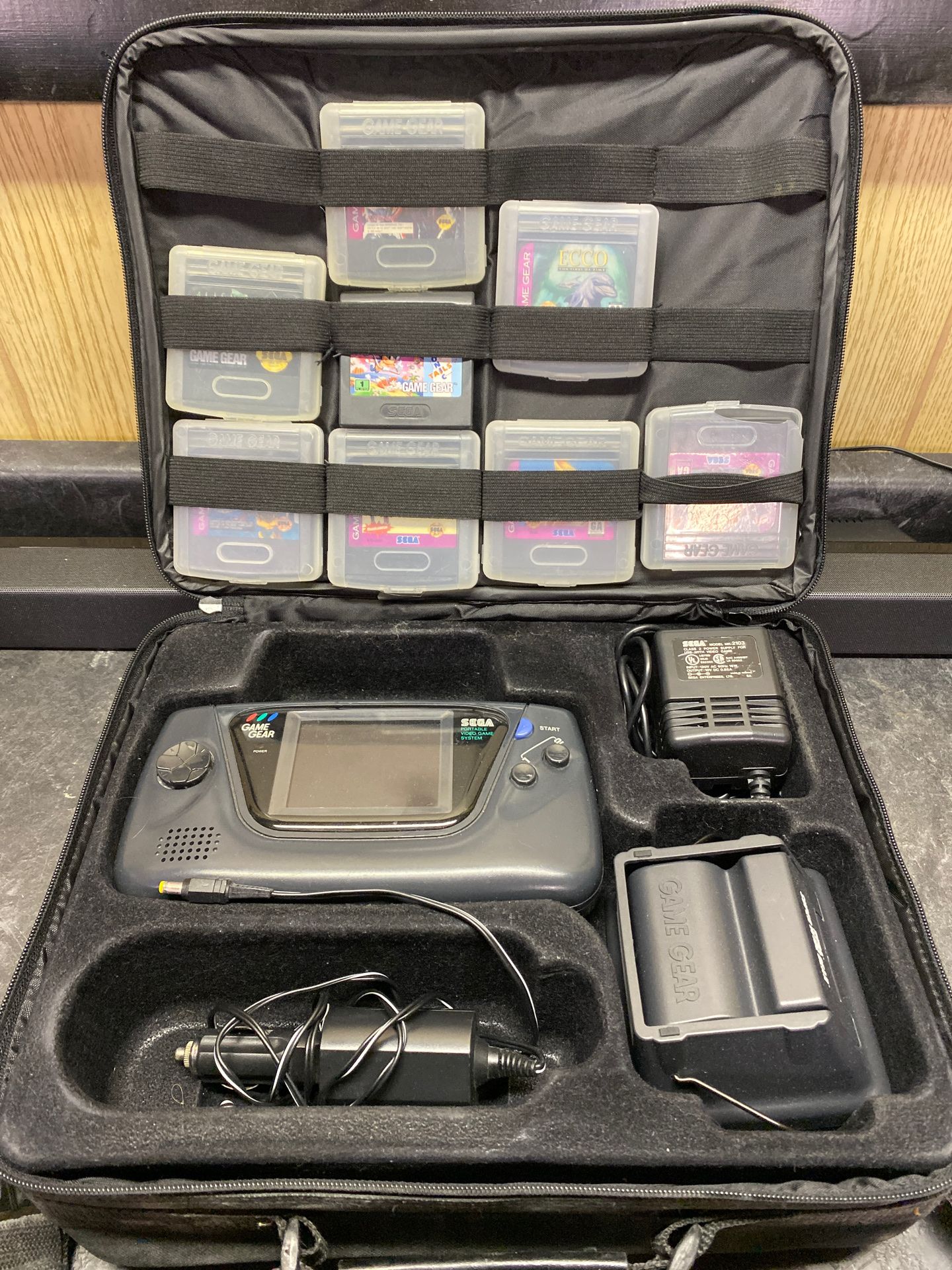 Game gear with 6 games,power , bag , game genie