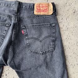 VINTAGE LEVI JEANS 