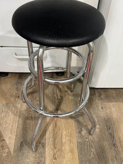 Round high chair