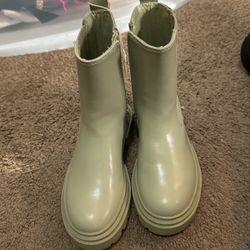 Green Boots 