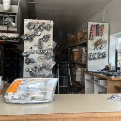 2013 To 2018 Dodge RAM 2500 Headlight Passenger Side Assembly #773  FD201