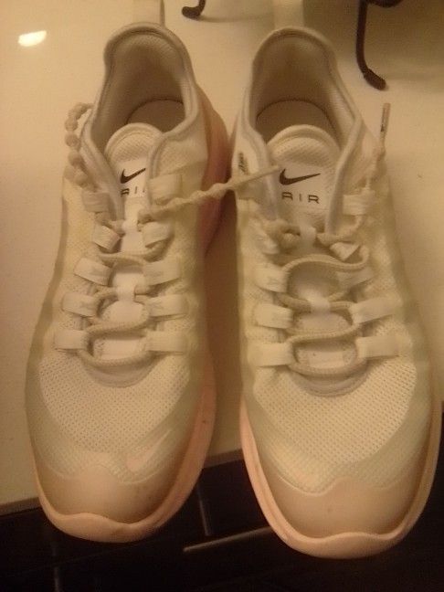 NIKE AIR WOMENS SHOES