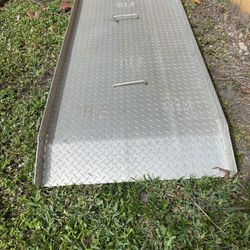 Trailer ramp, heavy duty aluminum