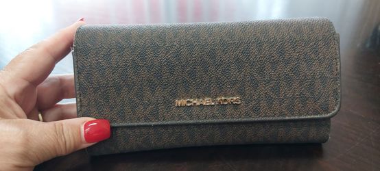 Michael Kors Jet Set Large Logo Trifold Wallet