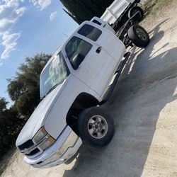Chevrolet Silverado 1500 Part Out 