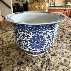 Beautiful Blue And White Vintage Chinese Porcelain Planter