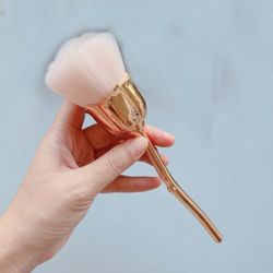 nail dust brush 