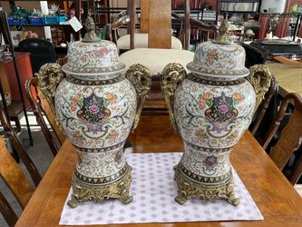 Pair of Vintage Chinese Export Porcelain Ginger Jars / Covered Vases
