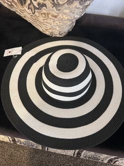 New Striped Black and White Sun Hat