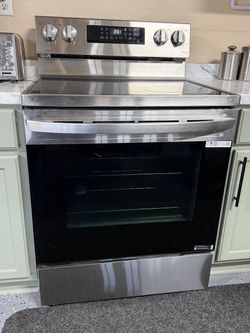 LG 30 in. 6.3 cu. ft. Smart Wi-Fi Enabled Fan Convection Electric Range Oven with AirFry and EasyClean in.  Stainless Steel | 30 in. 6.3 cu. ft. Smart