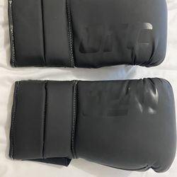 UFC Training Boxing Gloves Thumbnail